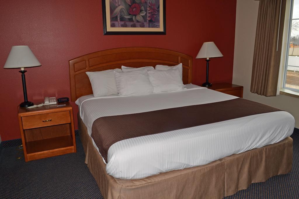 Paola Inn And Suites Rum bild