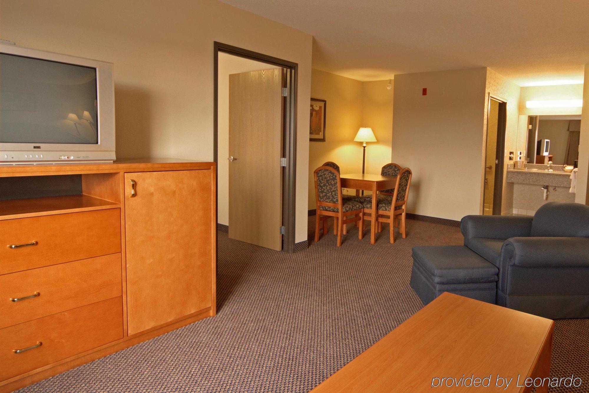 Paola Inn And Suites Rum bild